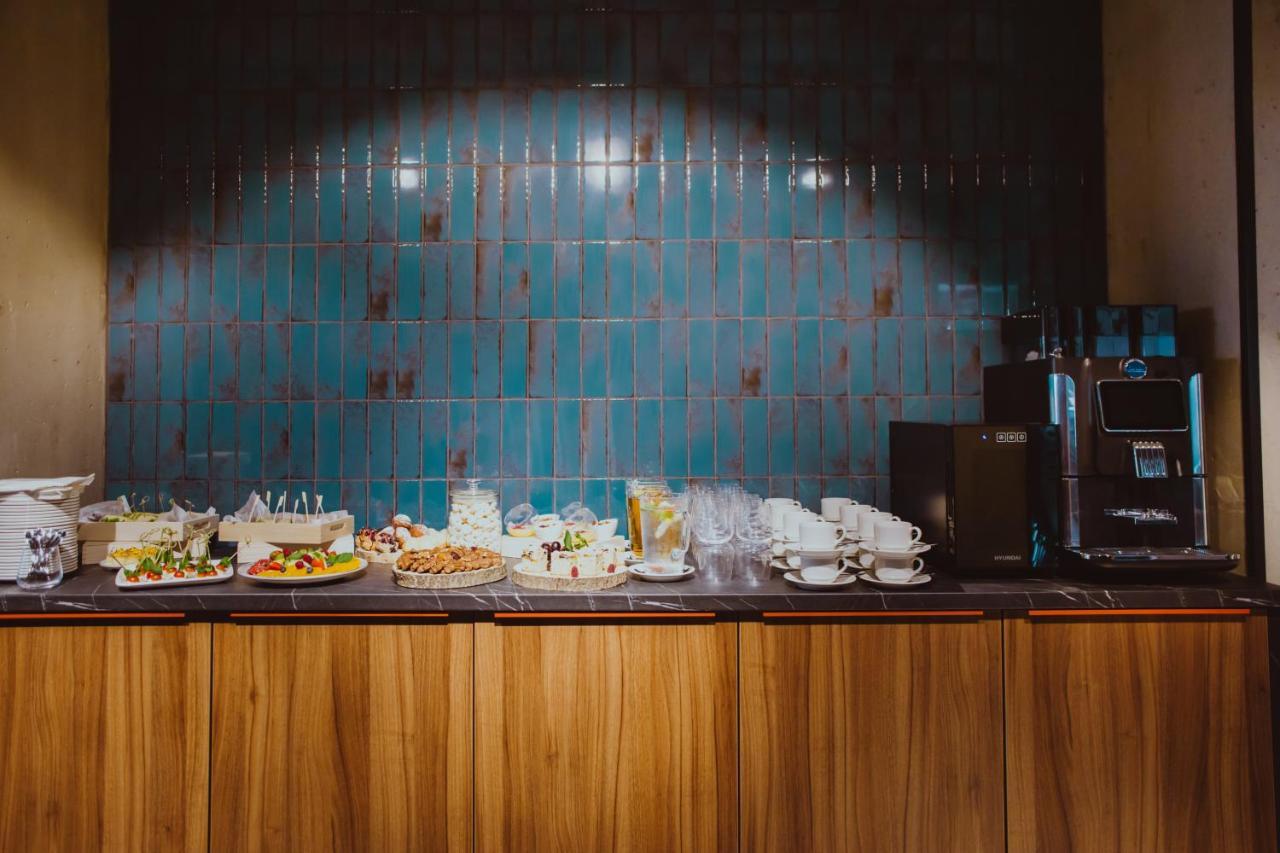 Arche Hotel Wroclaw Airport エクステリア 写真