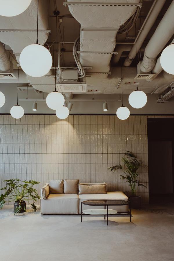 Arche Hotel Wroclaw Airport エクステリア 写真