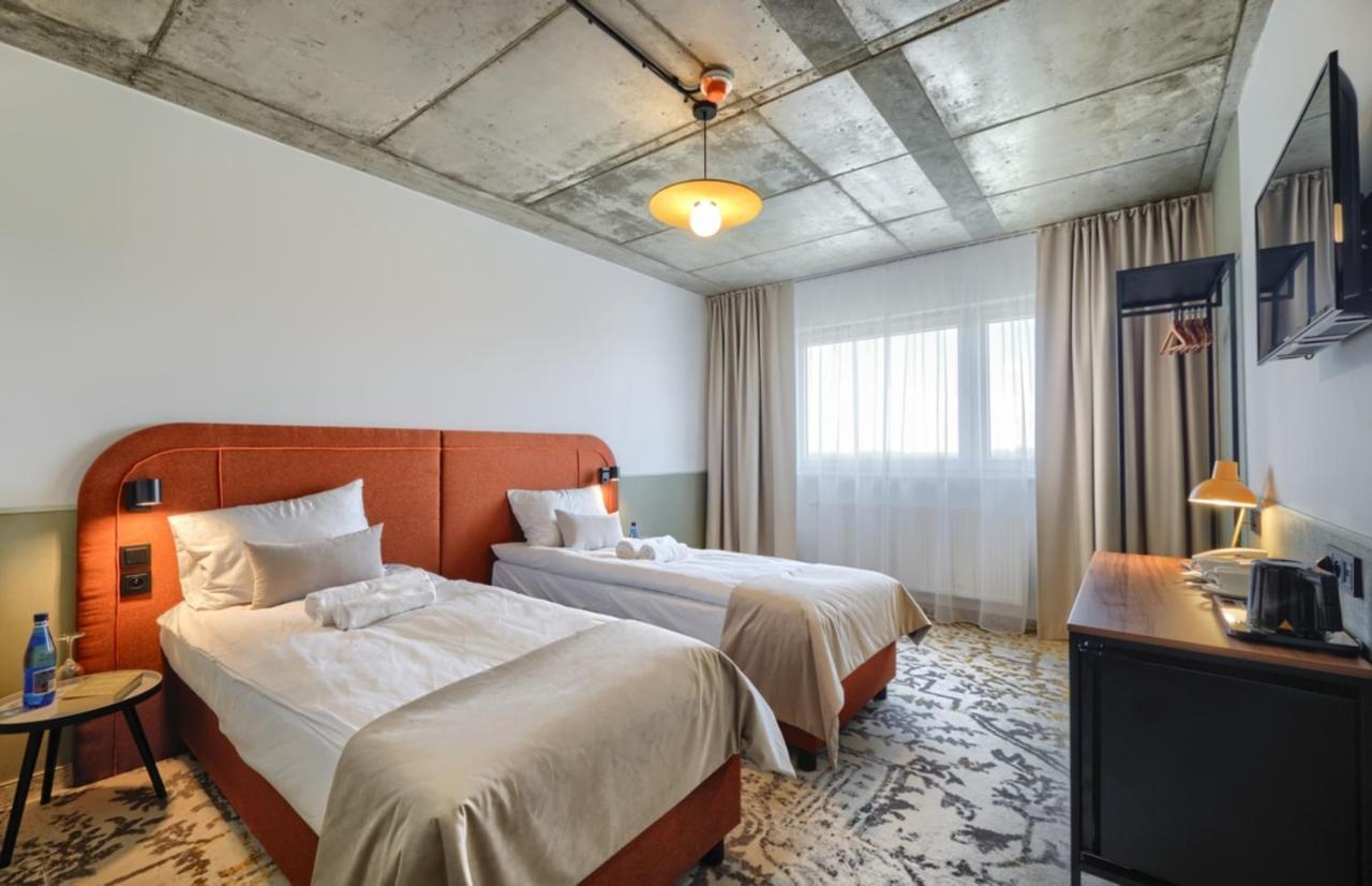 Arche Hotel Wroclaw Airport エクステリア 写真