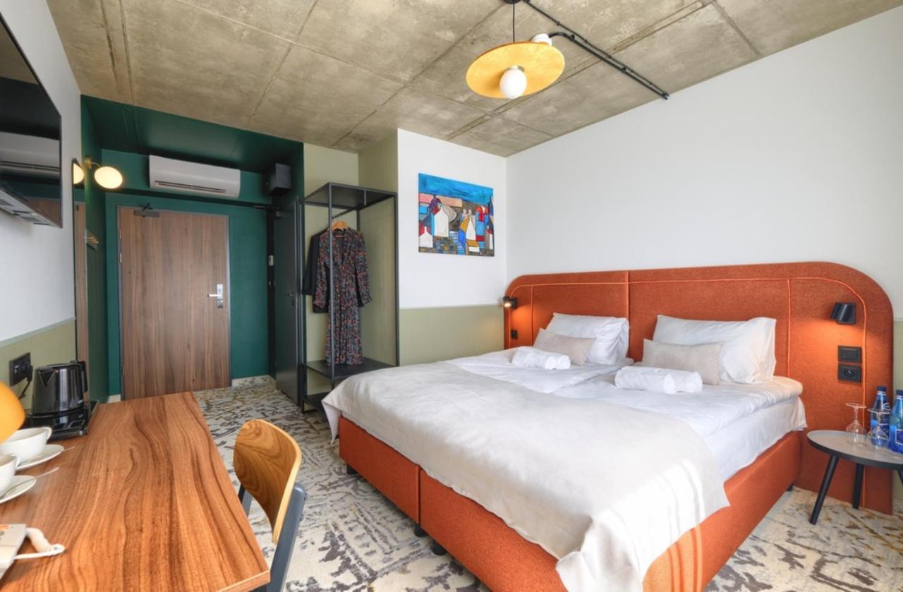Arche Hotel Wroclaw Airport エクステリア 写真