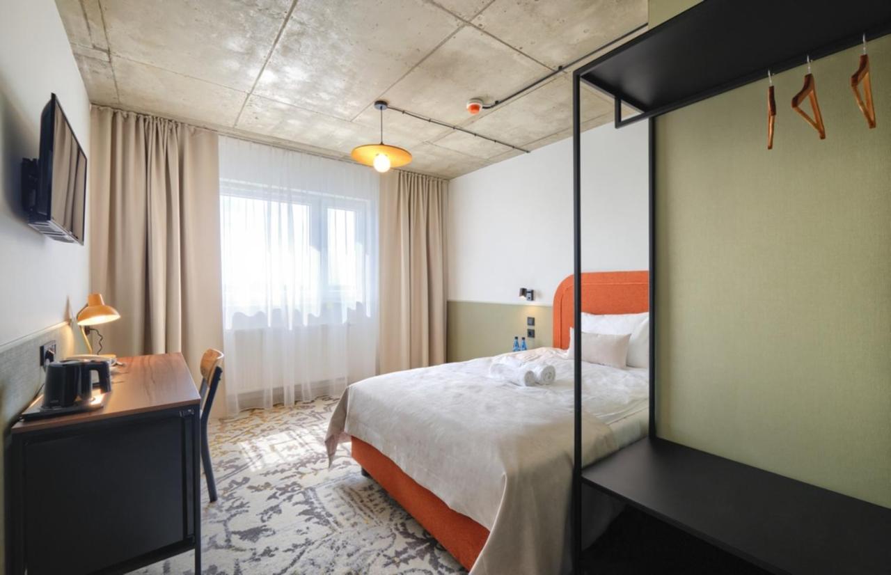 Arche Hotel Wroclaw Airport エクステリア 写真