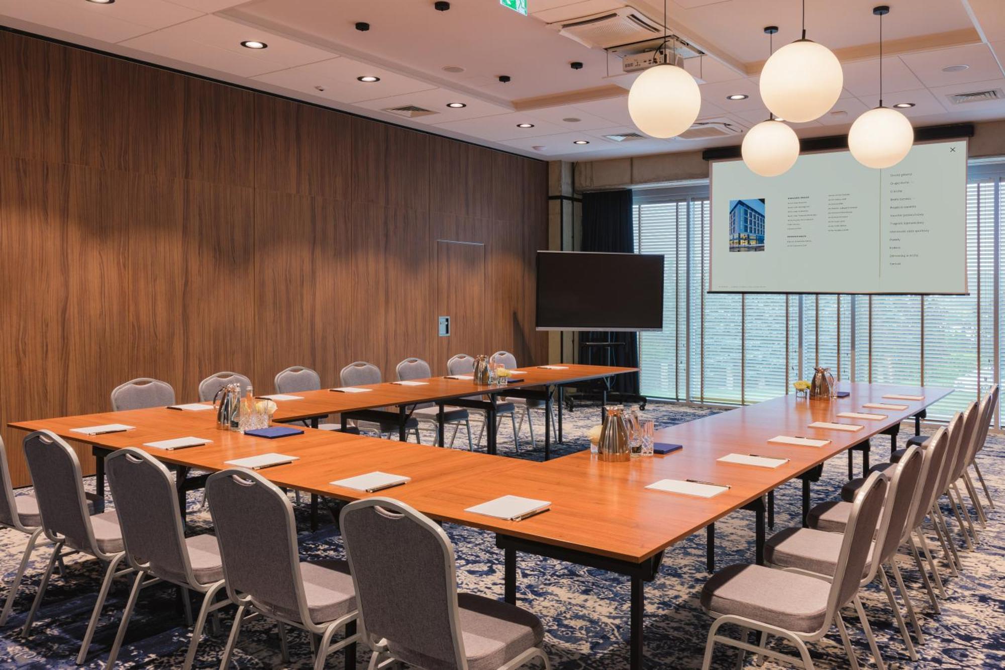 Arche Hotel Wroclaw Airport エクステリア 写真