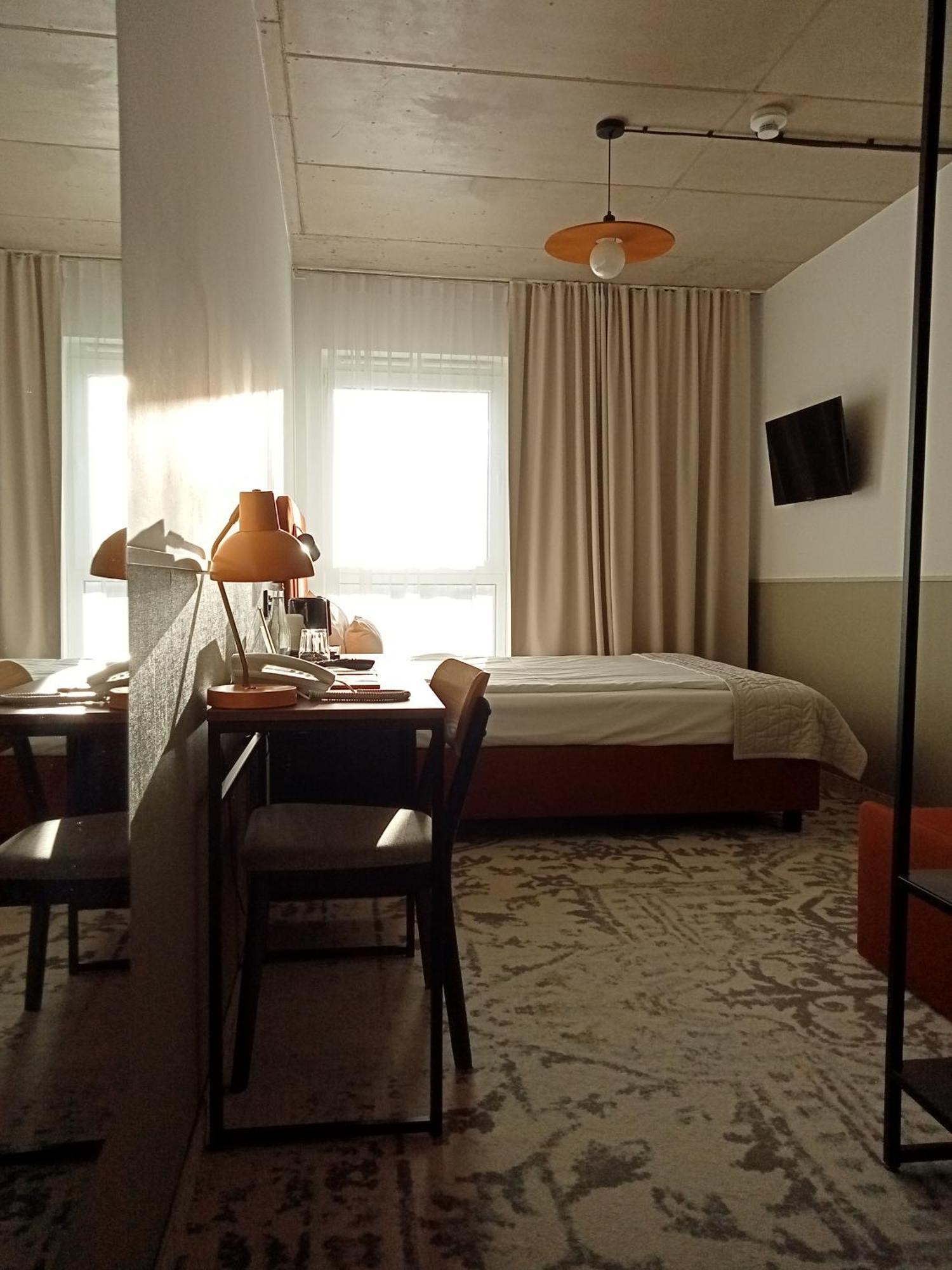 Arche Hotel Wroclaw Airport エクステリア 写真